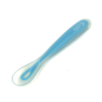 신생 아기를 위해 연약한 먹이는 숟가락을 공급하는 BPA 자유로운 실리콘고무